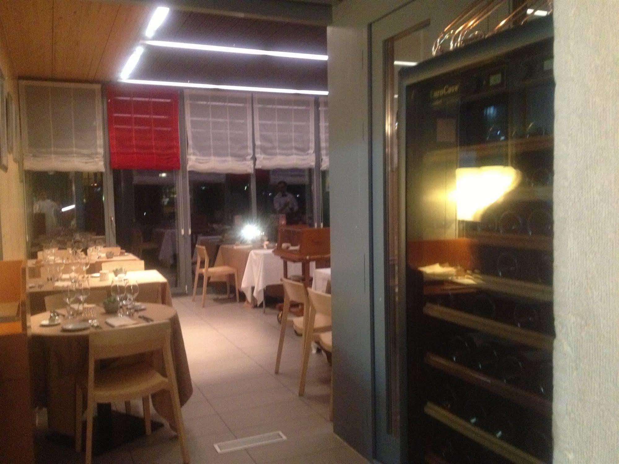 Au Boeuf Rouge Hotel Crassier Luaran gambar